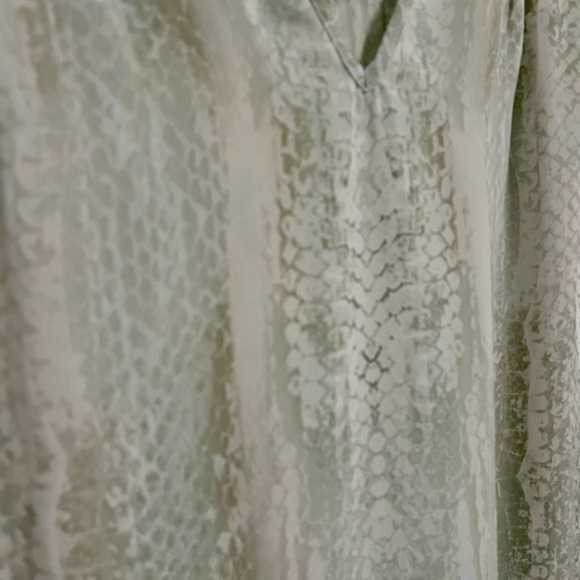 Dynamite Blouse - Picture 2 of 4